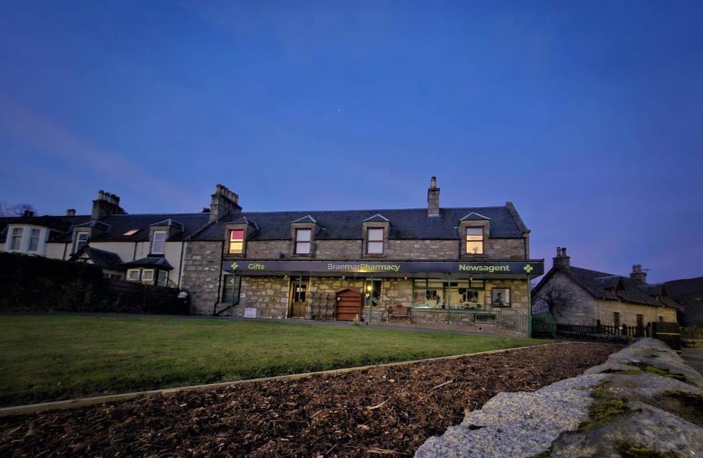 The Braemar Community